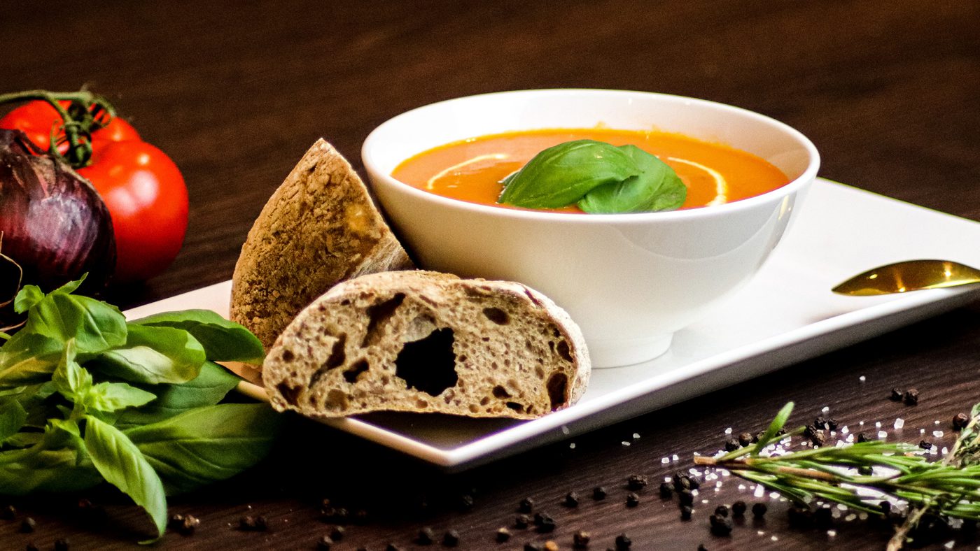 Verse tomatensoep bij de buren in dommelen